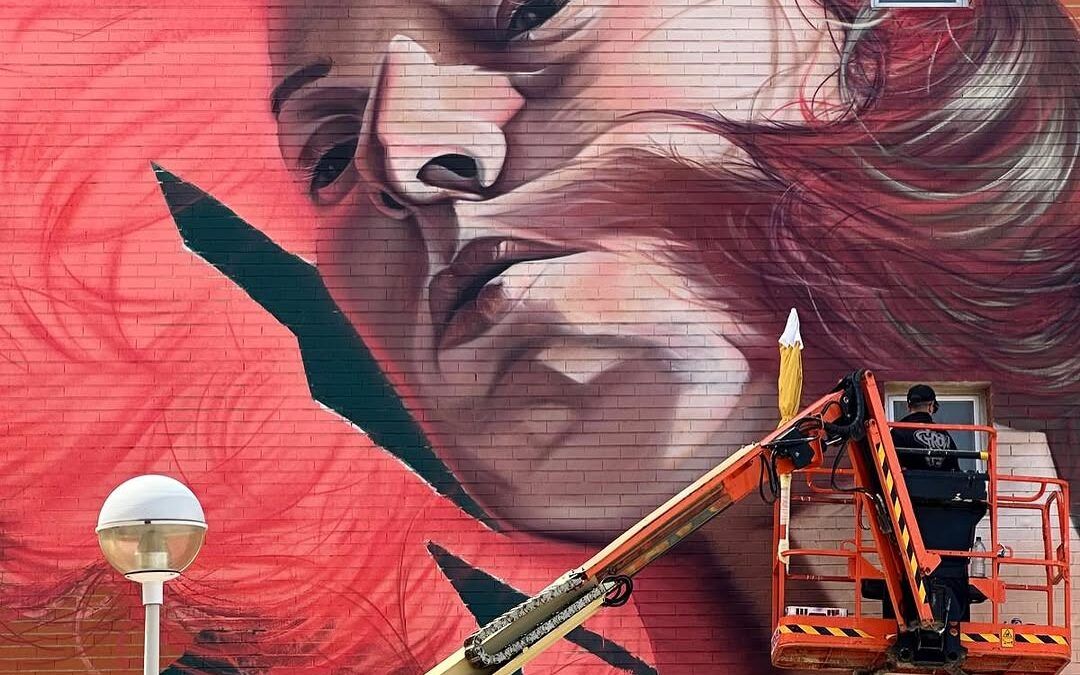 Intervenció artística de MAWE+PAUCEDA en la X edició del festival d’Art Urbà “Més Que Murs”